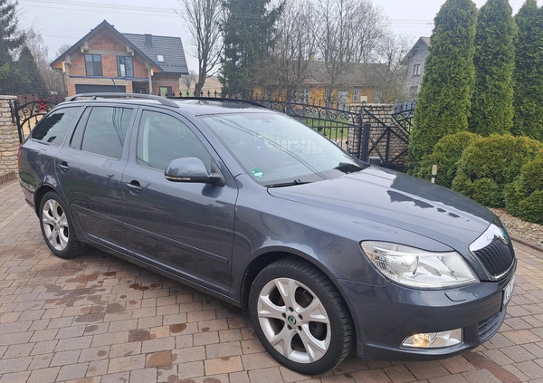 Skoda Octavia cena 29900 przebieg: 185000, rok produkcji 2011 z Wolbrom małe 232